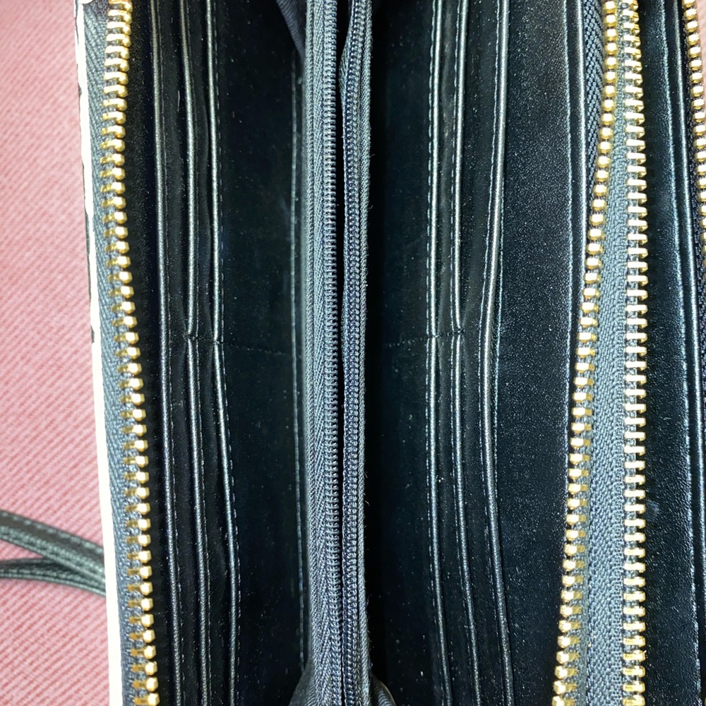 wallet - Picture 2 of 3